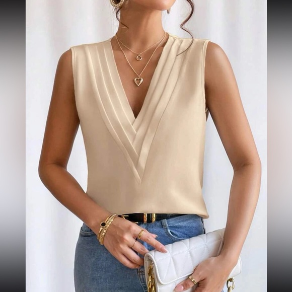 Luxe V neck blouse - Picture 2 of 15